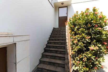 Casa à venda com 403m², 5 quartos e 6 vagas Casa à venda com 403m², 5 quartos e 6 vagasAcesso para o Corredor Lateral