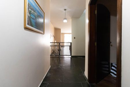 Casa à venda com 403m², 5 quartos e 6 vagas Casa à venda com 403m², 5 quartos e 6 vagasEntrada