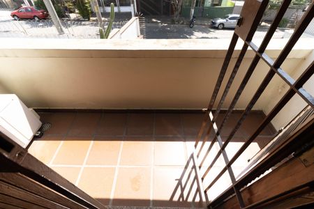 Casa à venda com 403m², 5 quartos e 6 vagas Casa à venda com 403m², 5 quartos e 6 vagasVaranda da Suíte 3