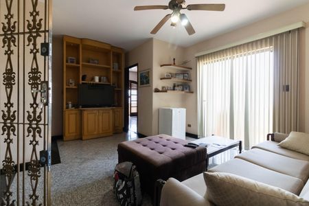 Casa à venda com 403m², 5 quartos e 6 vagas Casa à venda com 403m², 5 quartos e 6 vagasSala Íntima