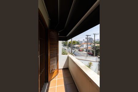 Casa à venda com 403m², 5 quartos e 6 vagas Casa à venda com 403m², 5 quartos e 6 vagasVaranda da Suíte 4