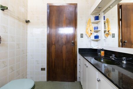 Casa à venda com 403m², 5 quartos e 6 vagas Casa à venda com 403m², 5 quartos e 6 vagasBanheiro da Suíte 2