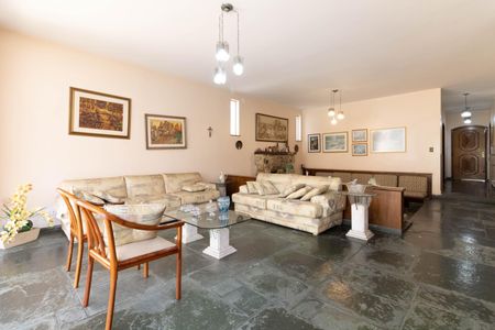 Casa à venda com 403m², 5 quartos e 6 vagas Casa à venda com 403m², 5 quartos e 6 vagasSala