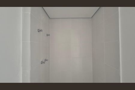 Apartamento à venda com 70m², 2 quartos e 1 vaga Apartamento à venda com 70m², 2 quartos e 1 vagaBanheiro da suíte