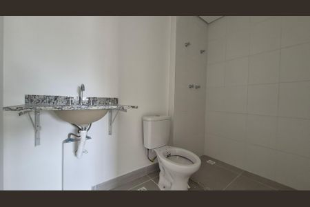 Apartamento à venda com 68m², 2 quartos e 1 vaga Apartamento à venda com 68m², 2 quartos e 1 vagaBanheiro da suíte
