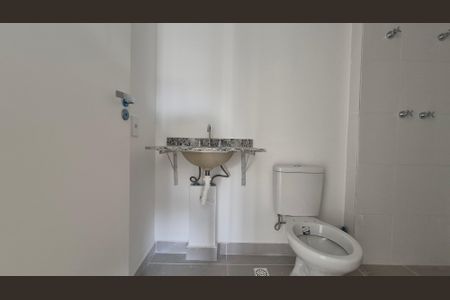 Apartamento à venda com 68m², 2 quartos e 1 vaga Apartamento à venda com 68m², 2 quartos e 1 vagaBanheiro
