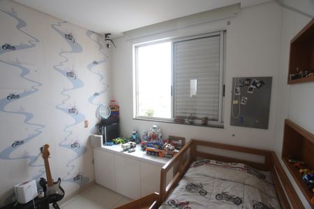 Apartamento à venda com 128m², 4 quartos e 3 vagasQuarto 2