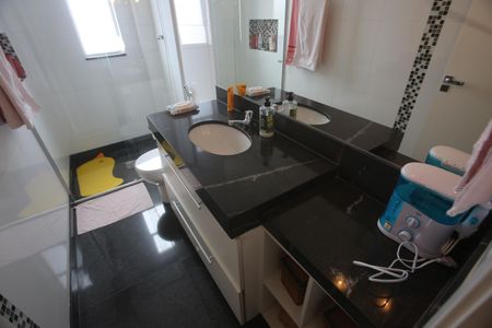 Apartamento à venda com 128m², 4 quartos e 3 vagasBanheiro da Suíte