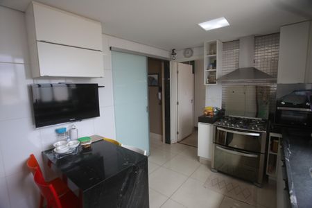 Apartamento à venda com 128m², 4 quartos e 3 vagasCozinha