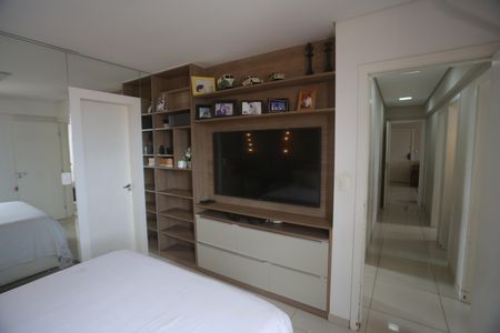 Apartamento à venda com 128m², 4 quartos e 3 vagasSuíte 2