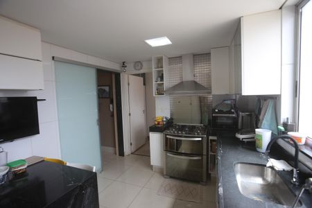 Apartamento à venda com 128m², 4 quartos e 3 vagasCozinha