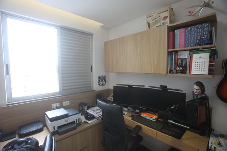 Quarto de apartamento à venda com 4 quartos, 128m² em Alto Caiçaras, Belo Horizonte