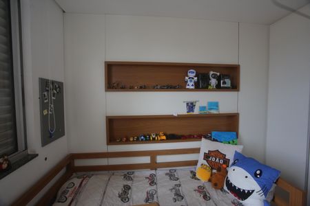 Apartamento à venda com 128m², 4 quartos e 3 vagasQuarto 2