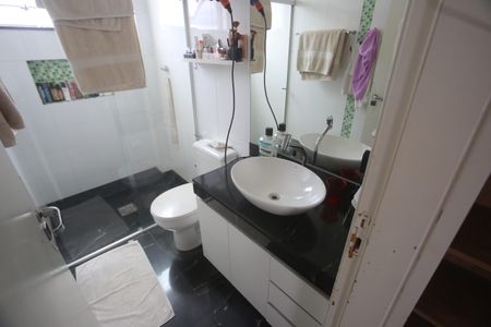 Apartamento à venda com 128m², 4 quartos e 3 vagasBanheiro da Suíte 2