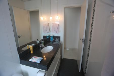 Apartamento à venda com 128m², 4 quartos e 3 vagasBanheiro da Suíte