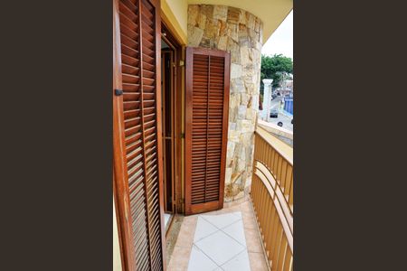 Casa à venda com 168m², 4 quartos e 4 vagas Casa à venda com 168m², 4 quartos e 4 vagasVaranda da Suíte