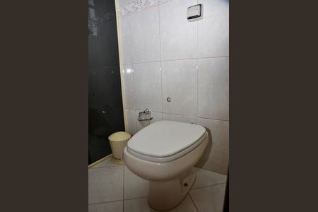 Casa à venda com 168m², 4 quartos e 4 vagas Casa à venda com 168m², 4 quartos e 4 vagasBanheiro