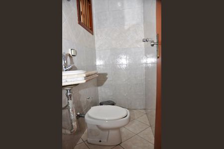 Casa à venda com 168m², 4 quartos e 4 vagas Casa à venda com 168m², 4 quartos e 4 vagasBanheiro de Serviço