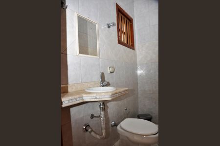 Casa à venda com 168m², 4 quartos e 4 vagas Casa à venda com 168m², 4 quartos e 4 vagasBanheiro de Serviço