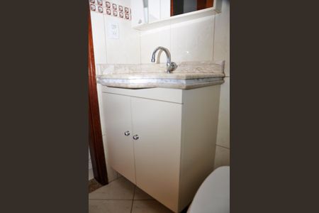 Casa à venda com 168m², 4 quartos e 4 vagas Casa à venda com 168m², 4 quartos e 4 vagasBanheiro da Suíte 2