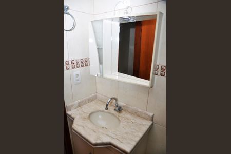 Casa à venda com 168m², 4 quartos e 4 vagas Casa à venda com 168m², 4 quartos e 4 vagasBanheiro da Suíte 2