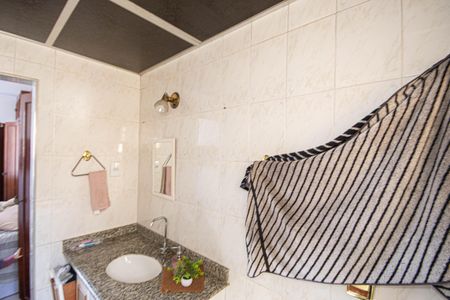 Apartamento à venda com 65m², 2 quartos e sem vaga Apartamento à venda com 65m², 2 quartos e sem vagaBanheiro