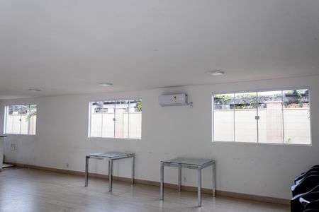 Apartamento para alugar com 32m², 2 quartos e 1 vagaÁrea comum - Salão de festas