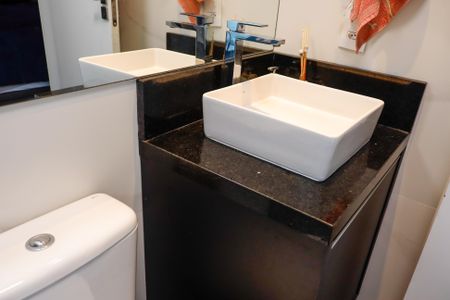 Apartamento à venda com 62m², 2 quartos e 2 vagas Apartamento à venda com 62m², 2 quartos e 2 vagasBanheiro da Suíte 2