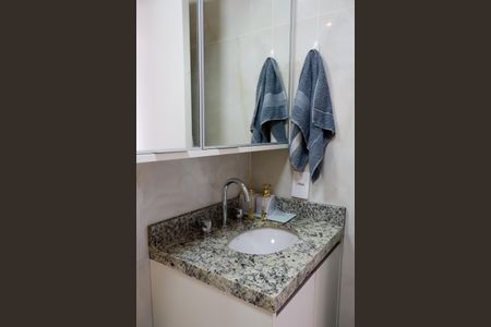 Apartamento à venda com 62m², 2 quartos e 2 vagas Apartamento à venda com 62m², 2 quartos e 2 vagasBanheiro da Suíte 1