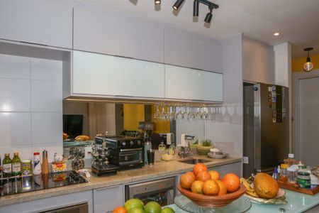 Apartamento à venda com 69m², 2 quartos e 3 vagas Apartamento à venda com 69m², 2 quartos e 3 vagasCozinha