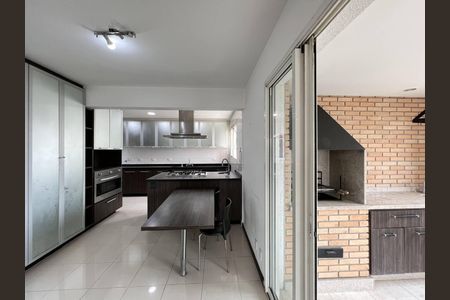Apartamento à venda com 261m², 4 quartos e 4 vagas