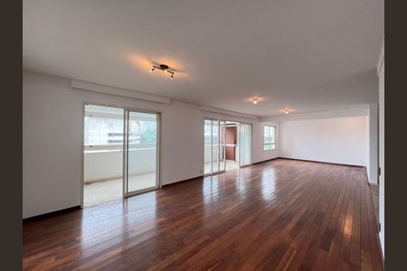 Apartamento à venda com 261m², 4 quartos e 4 vagas