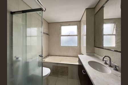 Apartamento à venda com 261m², 4 quartos e 4 vagas