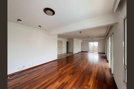 Apartamento à venda com 261m², 4 quartos e 4 vagas