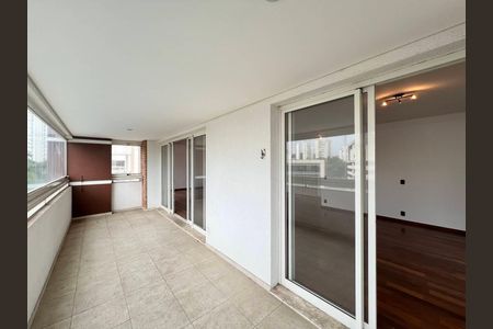Apartamento à venda com 261m², 4 quartos e 4 vagas
