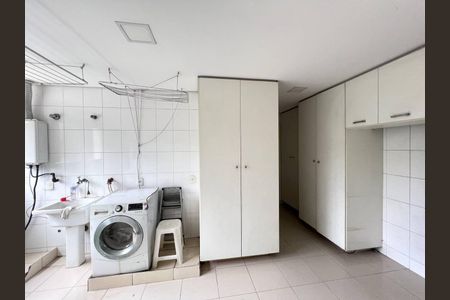 Apartamento à venda com 261m², 4 quartos e 4 vagas