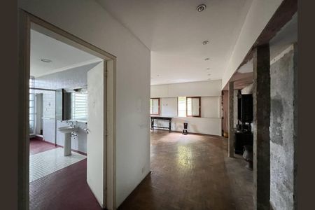 Casa à venda com 726m², 4 quartos e 8 vagas