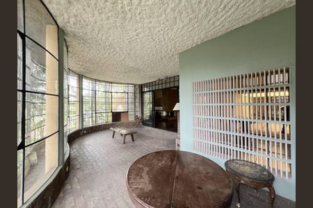 Casa à venda com 726m², 4 quartos e 8 vagas