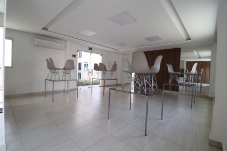 Apartamento para alugar com 49m², 2 quartos e 1 vagaÁrea comum - Salão de festas