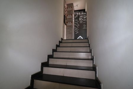 Apartamento à venda com 100m², 2 quartos e 1 vagaEscada cobertura