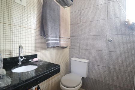 Apartamento à venda com 100m², 2 quartos e 1 vagaBanheiro da Suíte