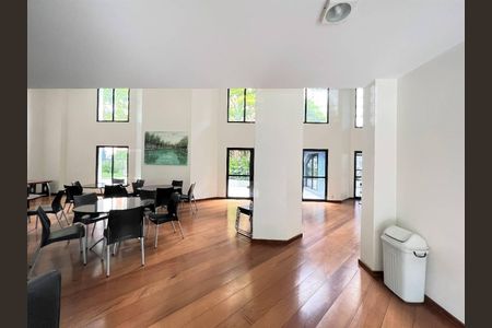 Apartamento à venda com 3 quartos, 156m² em Vila Suzana, São Paulo