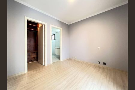 Apartamento à venda com 3 quartos, 156m² em Vila Suzana, São Paulo
