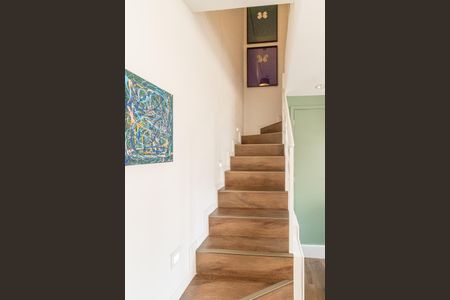 Apartamento para alugar com 47m², 1 quarto e 1 vaga Apartamento para alugar com 47m², 1 quarto e 1 vagaEscada