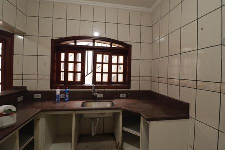 Casa à venda com 212m², 3 quartos e 2 vagas Casa à venda com 212m², 3 quartos e 2 vagasCozinha