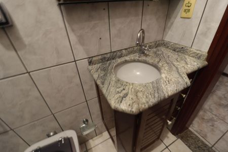 Casa à venda com 212m², 3 quartos e 2 vagas Casa à venda com 212m², 3 quartos e 2 vagasSuíte