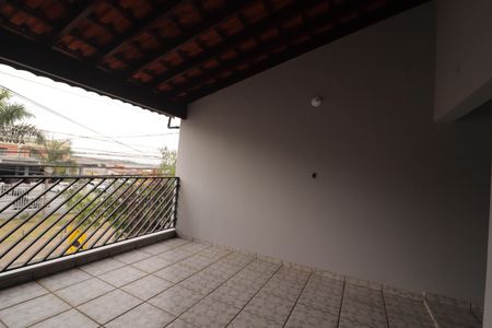 Casa à venda com 212m², 3 quartos e 2 vagas Casa à venda com 212m², 3 quartos e 2 vagasQuarto