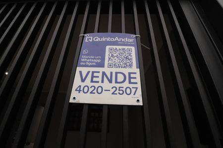 Casa à venda com 212m², 3 quartos e 2 vagas Casa à venda com 212m², 3 quartos e 2 vagasPlaca