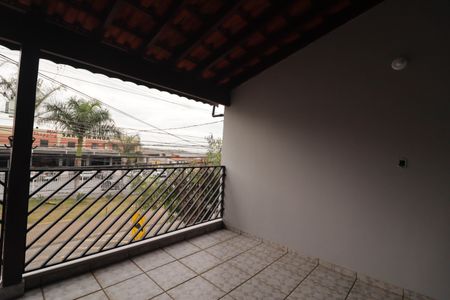 Casa à venda com 212m², 3 quartos e 2 vagas Casa à venda com 212m², 3 quartos e 2 vagasQuarto