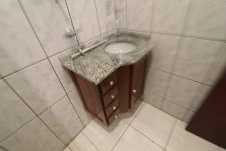 Casa à venda com 212m², 3 quartos e 2 vagas Casa à venda com 212m², 3 quartos e 2 vagasBanheiro